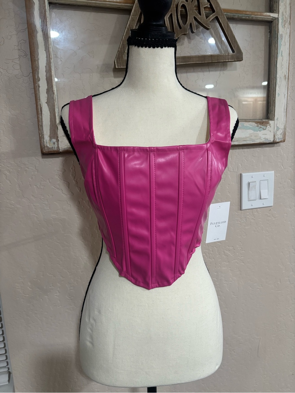 🎀 women’s pink crop top